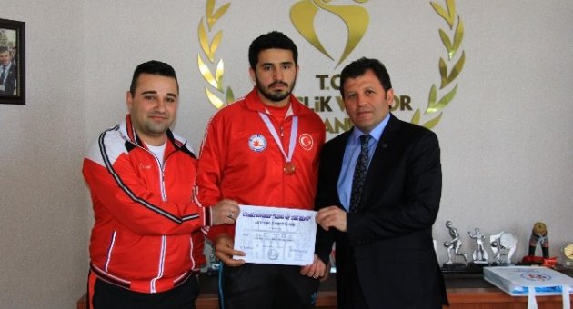 Ali Akkaya Wushu’da Balkan Şampiyonu Oldu