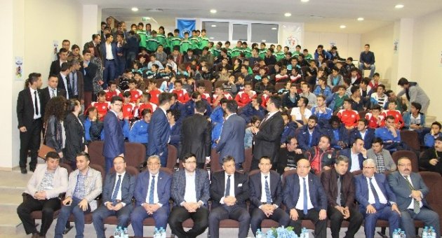 Amatör Sporlara Malzeme Yardımı