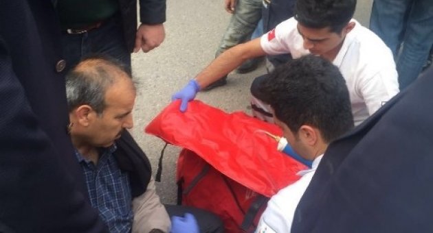Bisiklet Otomobilin Kapısına Çarptı: 1 Yaralı