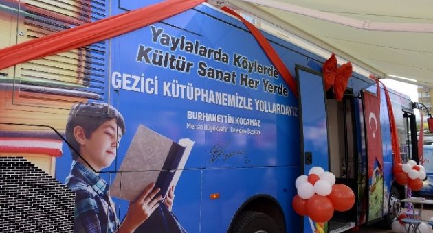 Büyükşehir Belediyesi’nin Gezici Kütüphanesi Hizmete Başladı