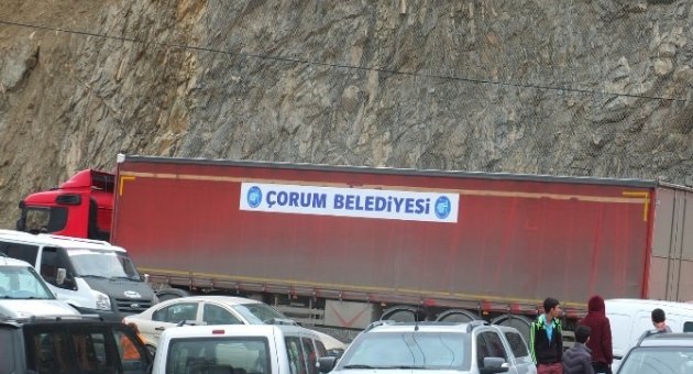 Çorum Belediyesi’nden Hakkari’ye 2 Tır Yardım
