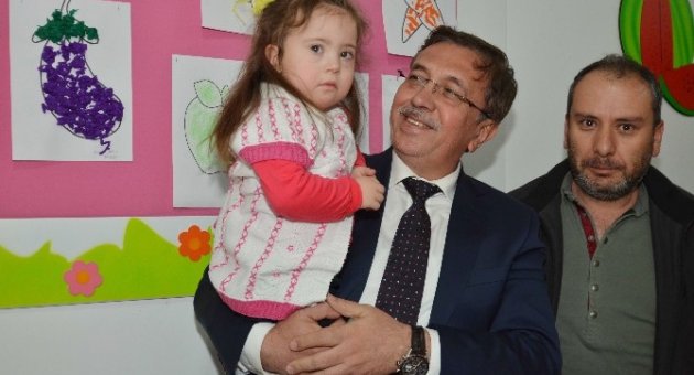 Down Sendromlu Çocuklar İçin Eğitim Merkezi Açıldı