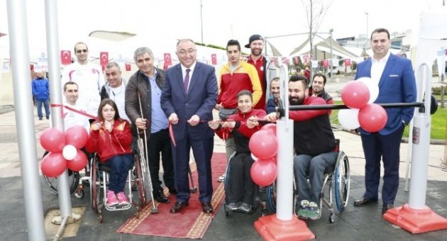 Engelsiz Parkı Galatasaraylı Oyuncu Açtı