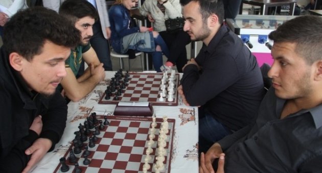 Ezine MYO’da Satranç Turnuvası Düzenlendi