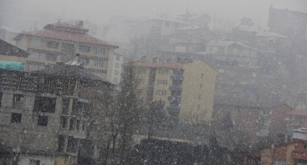 Hakkari’de Kar Yağışı