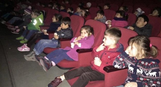 Kreş Öğrencilerinin Sinema Keyfi