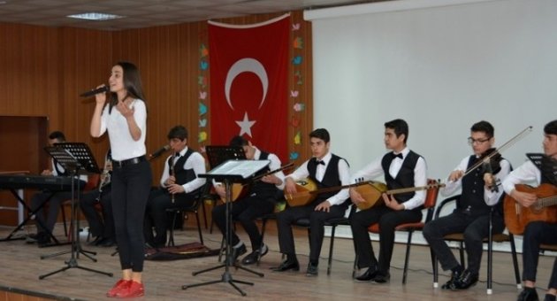 Kulp’un Eski Ve Yeni Müdürleri Müzik Dinletisinde Bir Araya Geldi