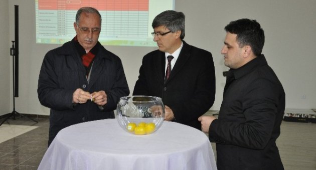 Mahalle Konağında Aynı Gün Düğün Yapmak İsteyenler İçin Kur’a Çekimi Yapıldı