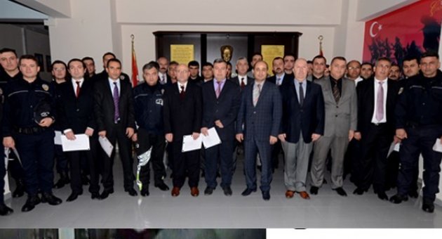 Polislere Başarı Belgesi
