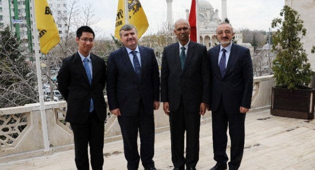 Singapur Büyükelçisi’nden Başkan Akyürek’e Ziyaret