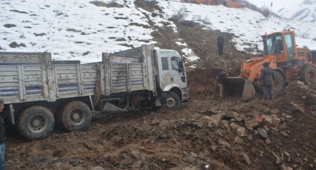 Suvari Kutra Geçidi Geçit Vermiyor