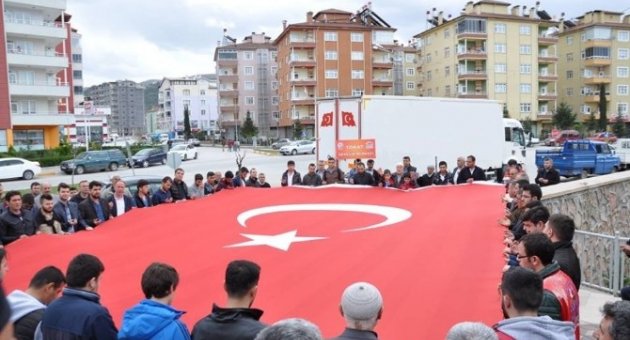 Teröre Karşı Eller Semaya Kalktı