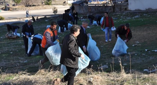 Tunceli Belediyesi’nden Çevre Temizliği