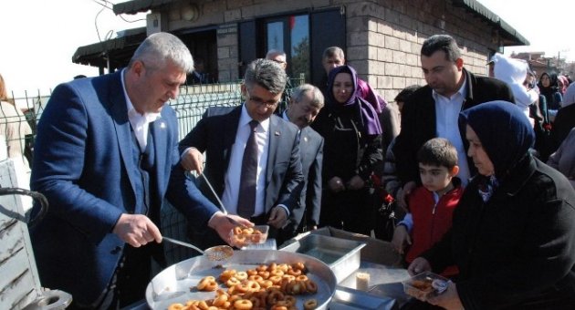 Uşak AK Parti, Şehitler İçin Lokma Döktürdü