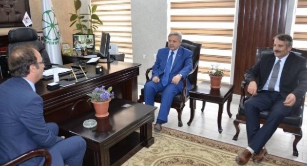 Vali Kahraman, Erzincan Şeker Fabrikası’nı Ziyaret Etti