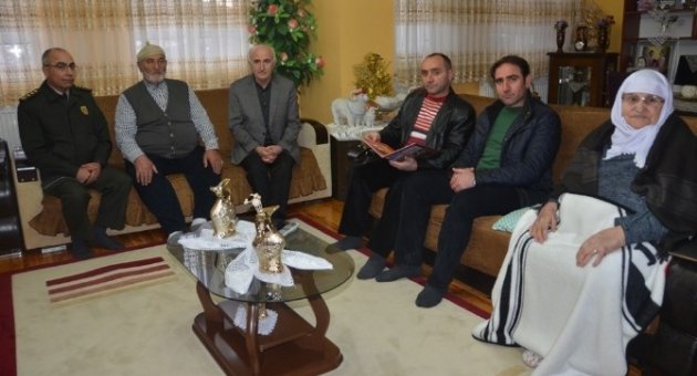 Vali Odabaş, Şehit Ailelerini Unutmadı