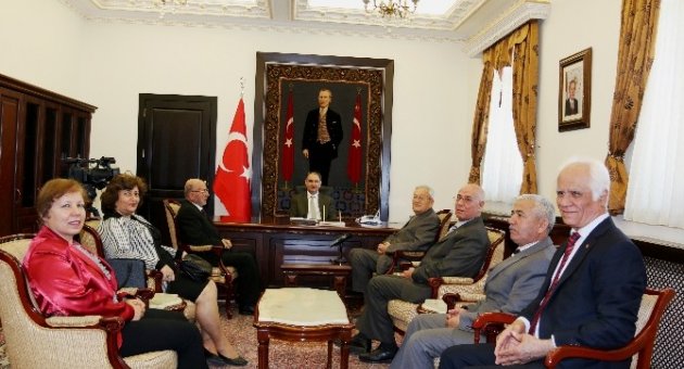 Vali Özkan, Isparta Huzurevi Vakfı Yönetimiyle Biraraya Geldi