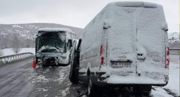 Yozgat’ta Trafik Kazası: 10 Yaralı