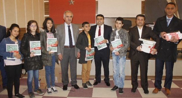 Yüksekovalı Öğrencilere Kitap Desteği